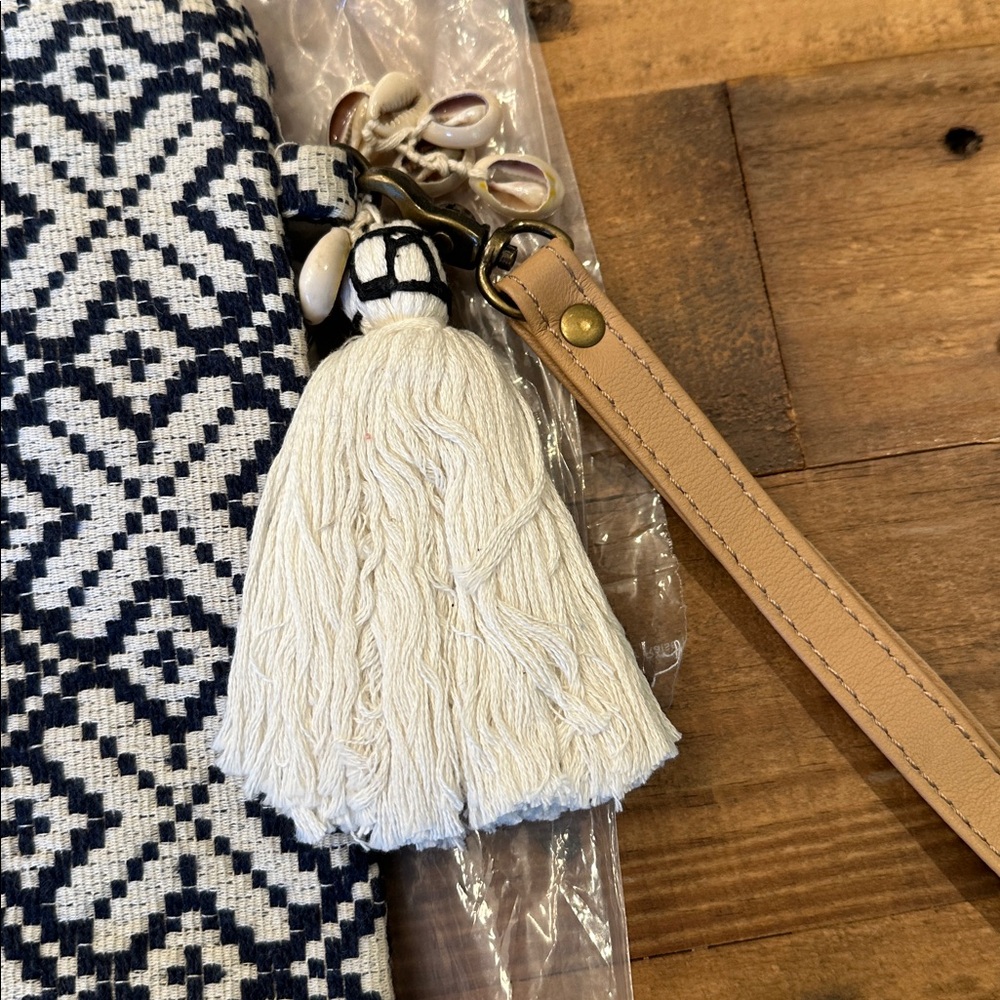 NWT Spell Atlantic Clutch - Picture 3 of 4
